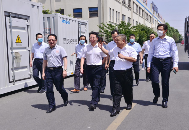 市人大常委会委员张弢带队到易游体育公司专题调研